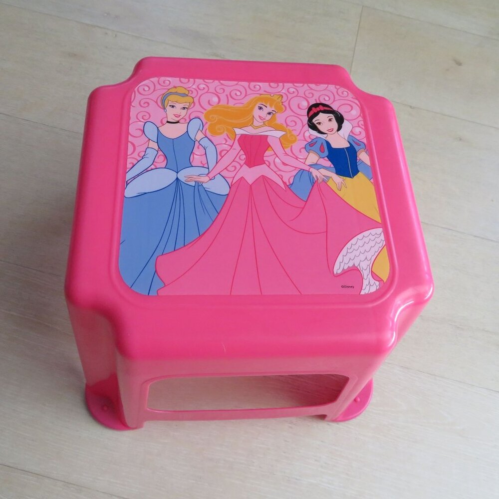 Disney Princesses Vintage Pink Step Stool Snow White Cinderella Belle
